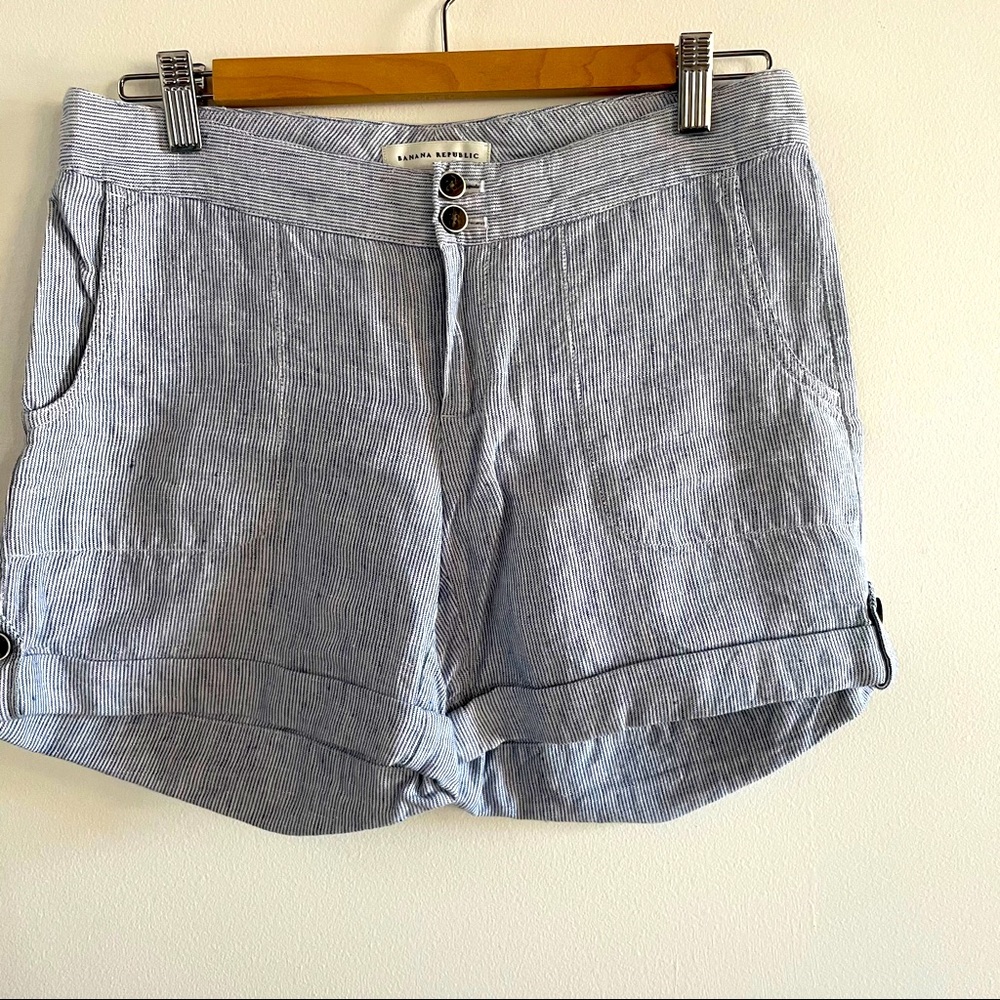 Banana Republic Linen Stripe Shorts. Size 2.